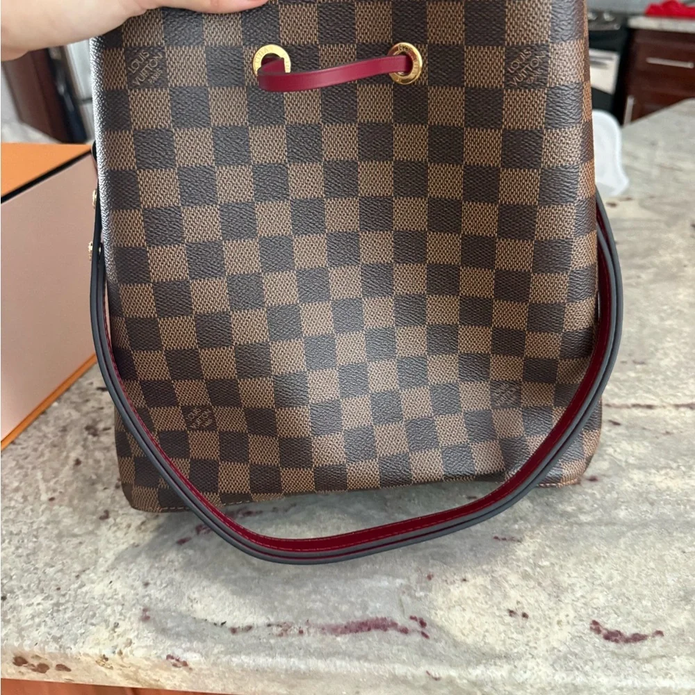 Louis Vuitton Checkered Brown and Burgundy Shoulder Bag - Picture 3 of 4